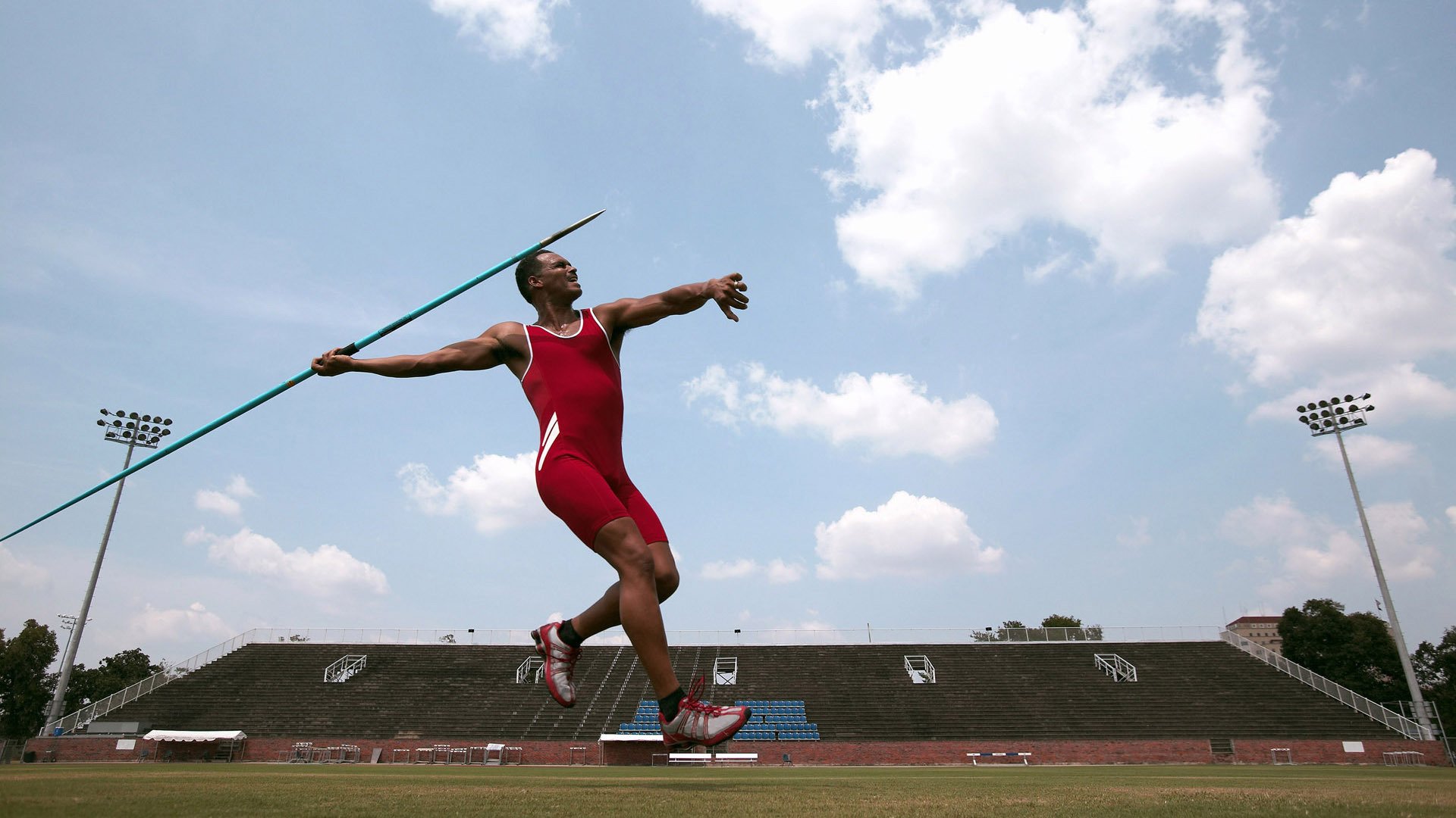 苏格兰爆冷塞维利亚，三笘薰如何用东方智慧统治攻防两端